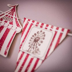 Guirlande fête foraine "Circus" à rayures rouges et blanches
