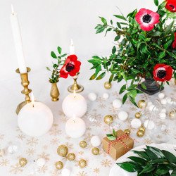 Décoration de table avec bougie ronde blanche
