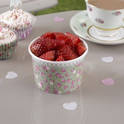 Coupes Vintage Lilas sur une table avec des fraise dedans(x8)