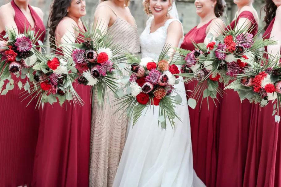 Bouquets de demoiselles d'honneur modernes et tropicaux
