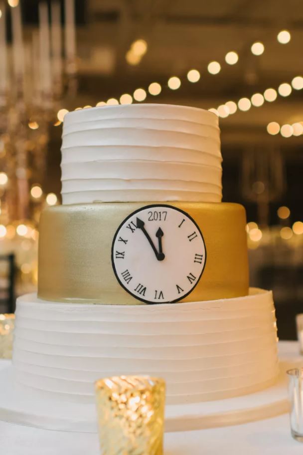 Gâteau-de-mariage-inspiré-du-réveillon-du-nouvel-an