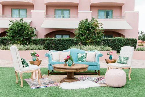 12-Lounge-cocktail-boheme-chic-avec-tapis-tisses