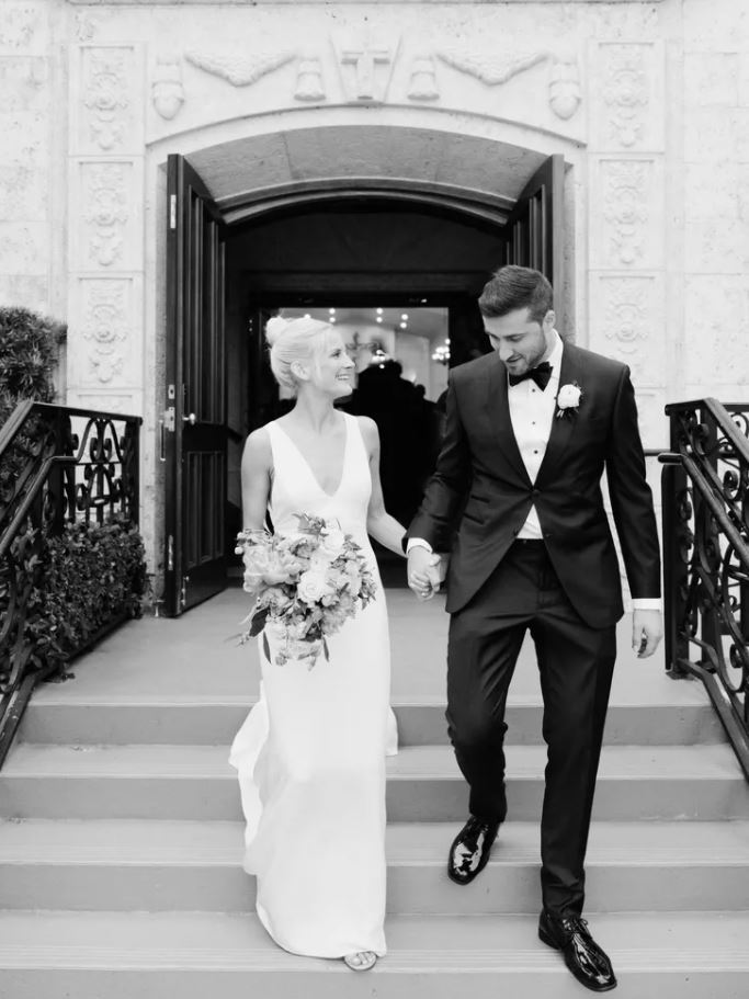 blanc-noir-mariage-ceremonie-maries