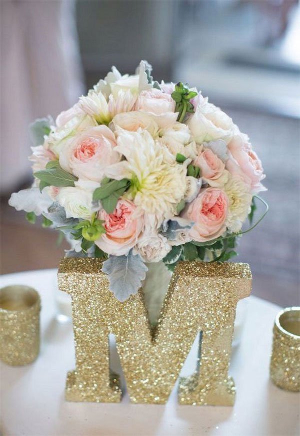 deco de table lettre geante dore paillete