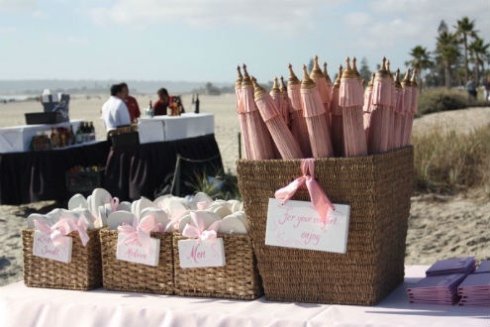 ombrelle-tong-mariage-plage